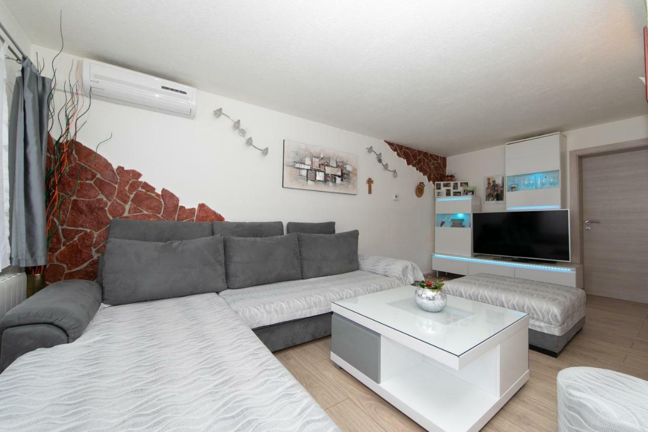 David I Rino Appartement Brela Buitenkant foto